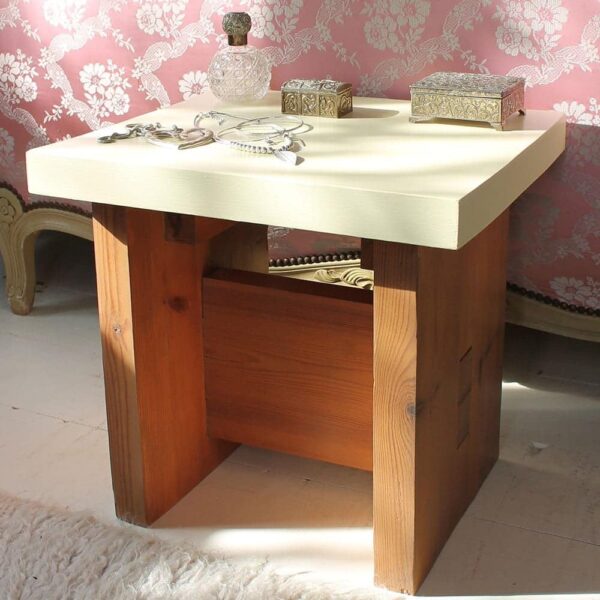 Thorndown-Beech-stool-legs-with-Bath-Cream