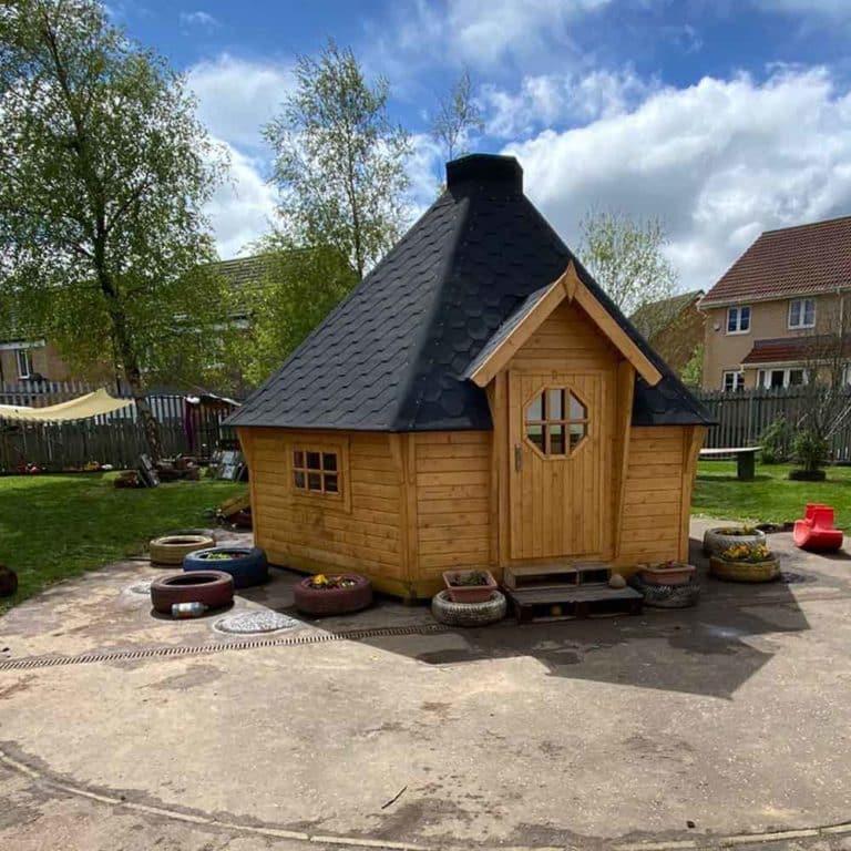 Thorndown-Birch-Wood-Paint-on-Logspan-building