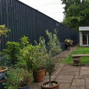 Anthracite-Grey-wood-paint-on-fence