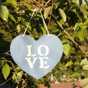 Thorndown-Peregrine-Blue-and-Bath-Cream-wood-paint-heart