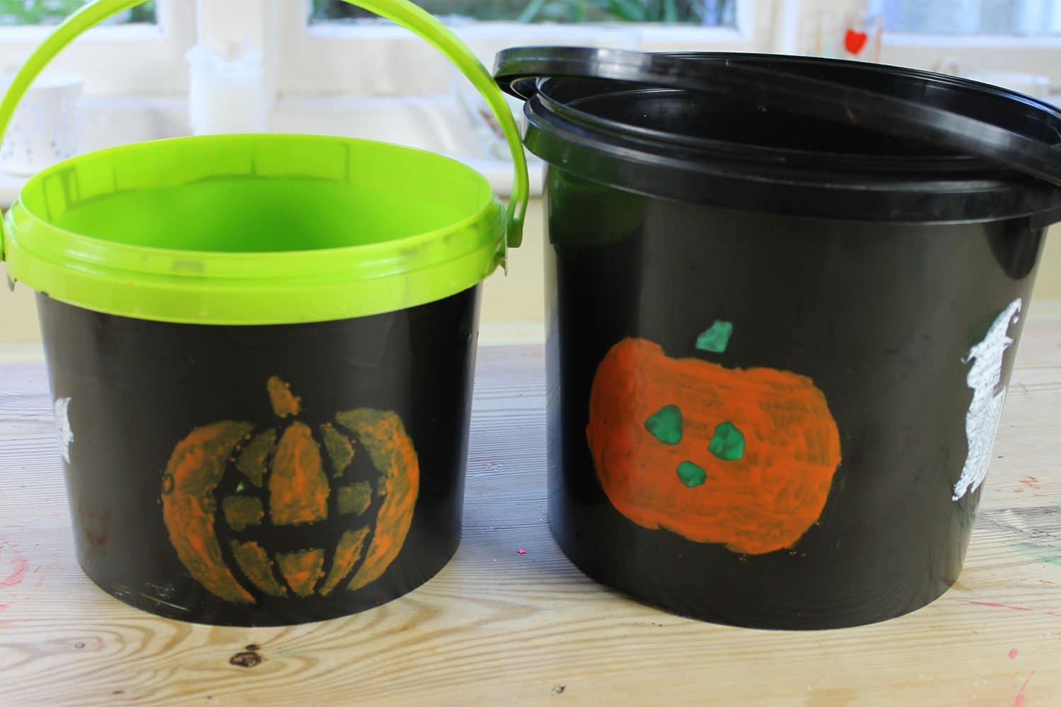 Trick-or-Treat-plastic-buckets-Peelable-Glass-Paint-Ogre-Orange-pumpkins