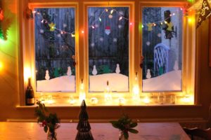 Christmas-window-painted-with-Thorndown-Peelable-Glass-Paint-Christmas-Craft-Pack