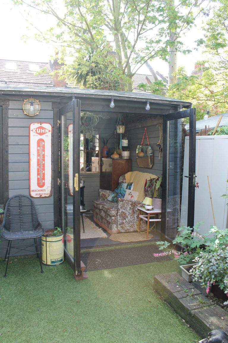 Joanna-Thornhill-Garden-Shedio-Exterior-Mercury-Grey-wall-and-floor-with-Blackdown-frames
