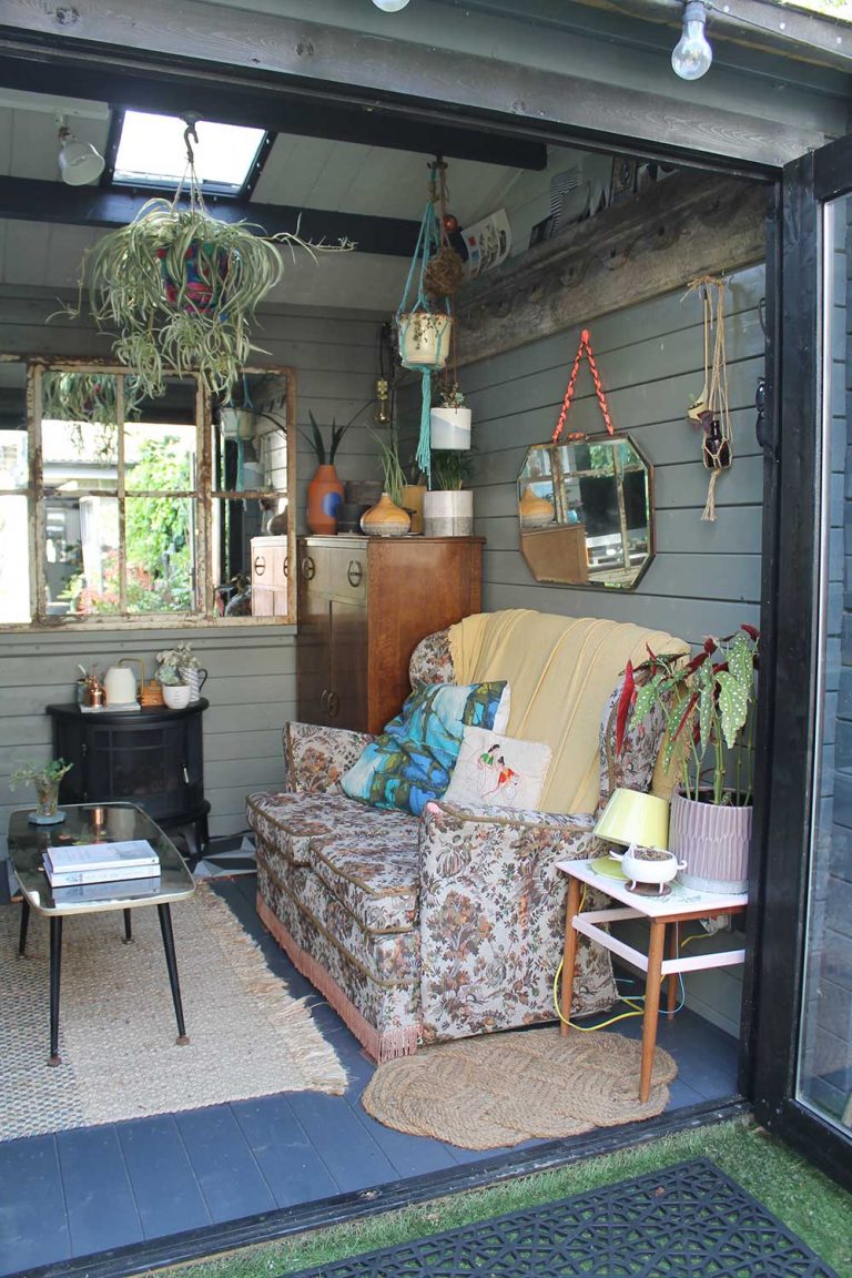 Joanna-Thornhill-Garden-Shedio-Interior-Thorndown-Wood-Paint-Mercury-Grey-floor-Blackdown-frames-and-Dormouse-Grey-walls
