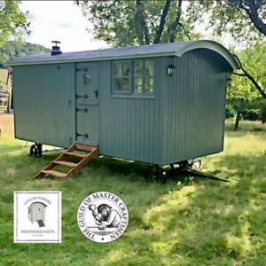 Lincolnshire-Shepherd-Huts_sq2