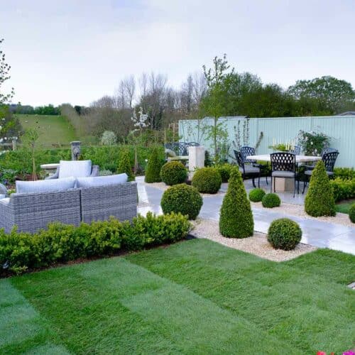 Thorndown-Goddess-Green-Wood-Paint-on-fence_Love-Your-Garden-Taunton3