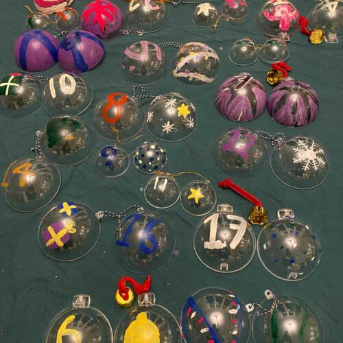 Painted-plastic-baubles-with-Thorndown-Peelable-Glass-Paint-and-stencils