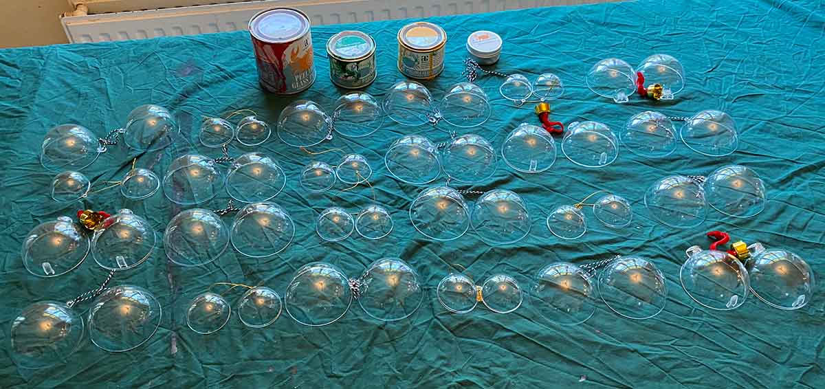 Plastic-baubles-for-Advent-calendar
