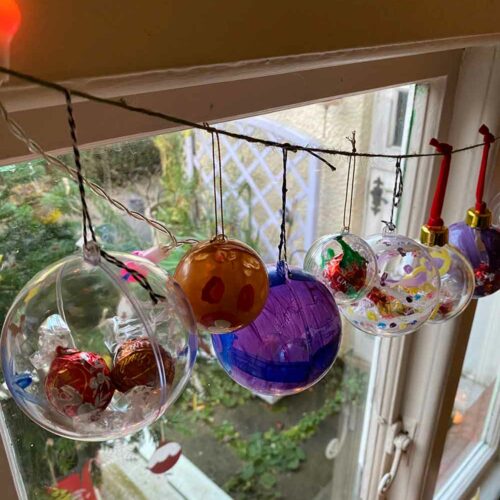 Thorndown-Peelable-Glass-Paint-Advent-Baubles_1
