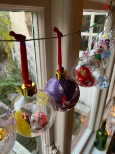 Thorndown-Peelable-Glass-Paint-Advent-Baubles_2