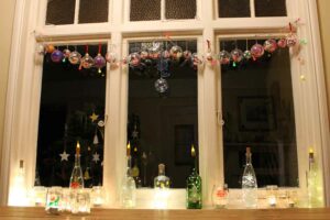 Thorndown-Peelable-Glass-Paint-advent-Bauble-Window_1
