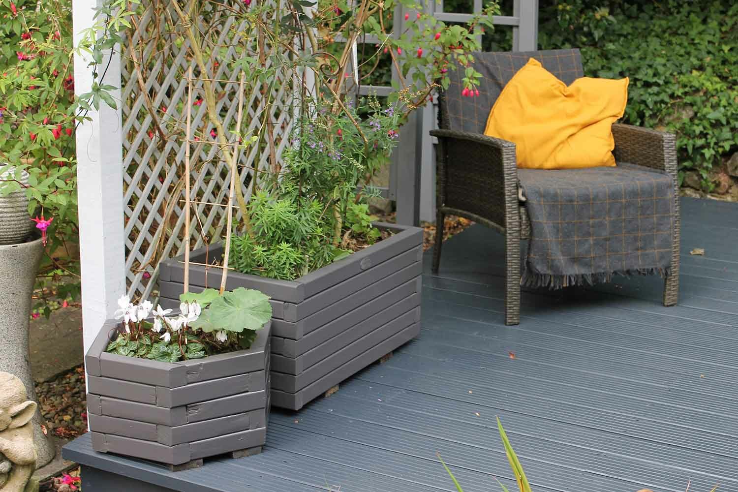 Thorndown-Bergamot-Grey-Wood-Paint-on-Hutton-planters_3