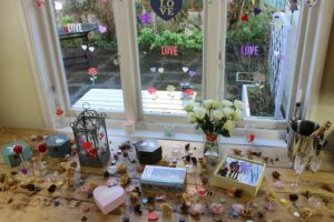 Thorndown-Peelable-Glass-Paint-Love-Stencil-Pack-painted-items