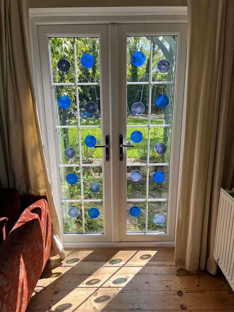 Thorndown-Peelable-Glass-Paint-Elf-Blue-and-Peregrine-Blue-circles_2