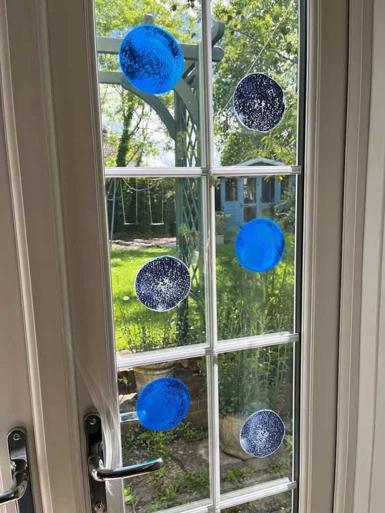 Thorndown-Peelable-Glass-Paint-Elf-Blue-and-Peregrine-Blue-circles_3