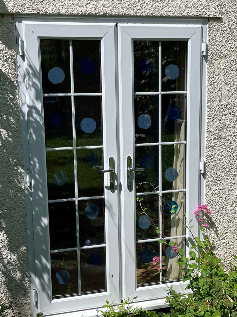 Thorndown-Peelable-Glass-Paint-Elf-Blue-and-Peregrine-Blue-circles_viewed-externally