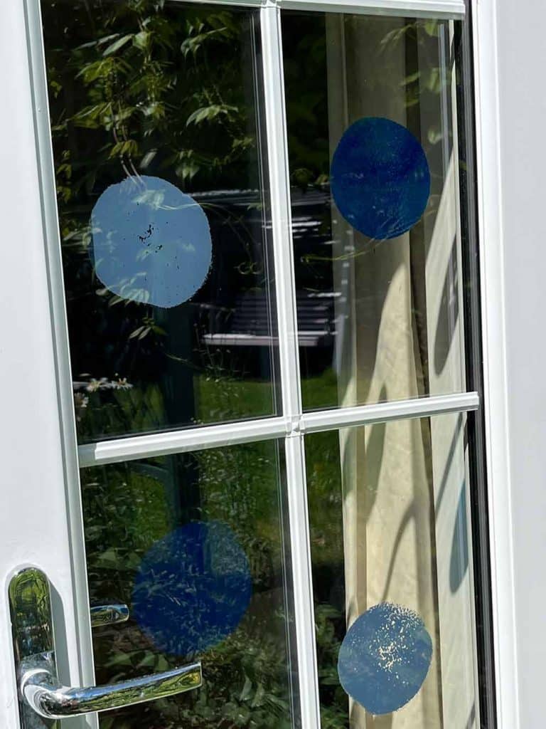 Thorndown-Peelable-Glass-Paint-Elf-Blue-and-Peregrine-Blue-circles_viewed-externally_2