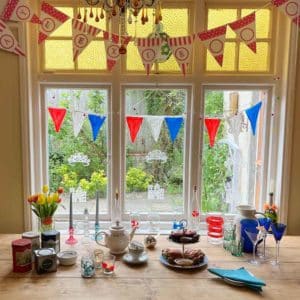 Thorndown-Peelable-Glass-Paint-Platinum-Jubilee-painted-decorations_sq