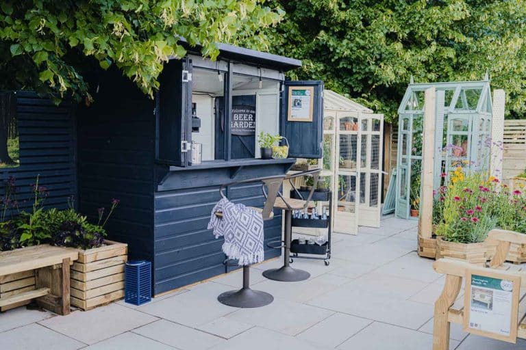 Forest-Garden-Bar_Hampton-Court_Thorndown-Wood-Paint-RAL-7016-Anthracite-Grey-and-Greymond_6