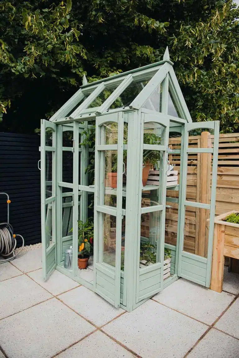 Forest-Greenhouses_Victorian-Walkaround_Hampton-Court_Thorndown-Wood-Paint-Goddess-Green_1