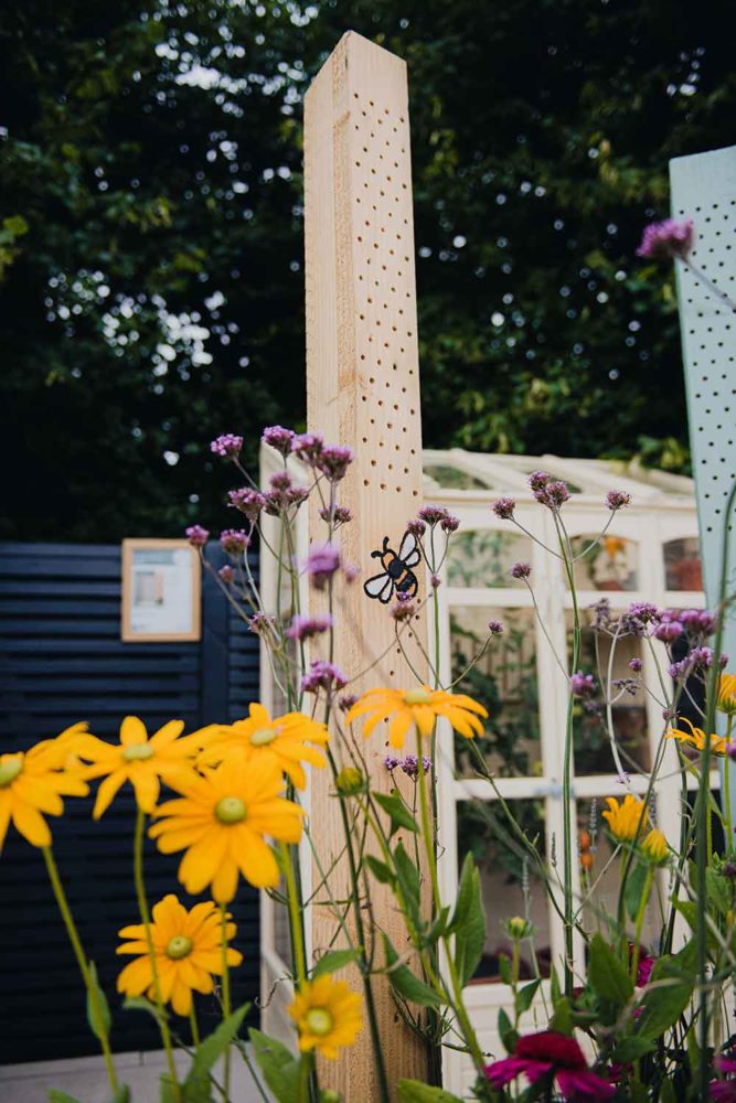 Forest_Hampton-Court_Thorndown_Bee-Poles2