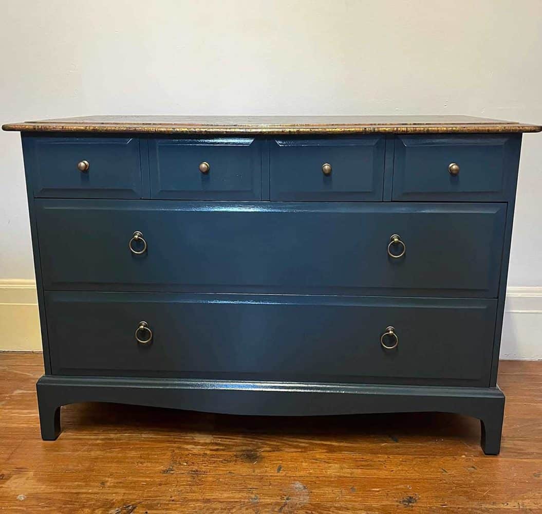 Thorndown-Wood-Paint-Bishop-Blue-and-Cavepool-Grey-mix_Jacqui-Joseph-Designs