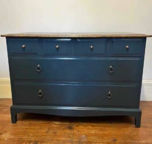 Thorndown-Wood-Paint-Bishop-Blue-and-Cavepool-Grey-mix_Jacqui-Joseph-Designs