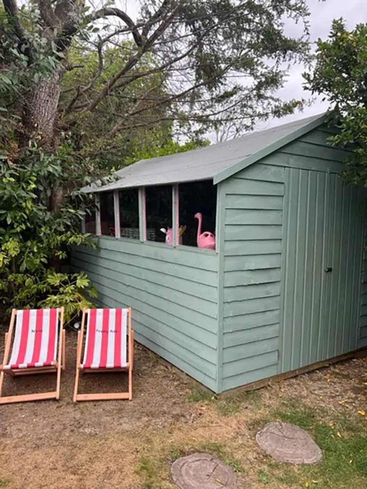 Thorndown-Wood-Paint-Bullrush-Green-on-Forest-shed_Organised-by-Charlotte