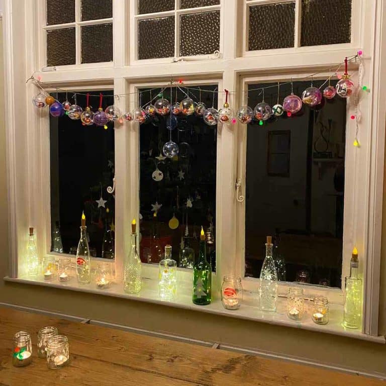 Thorndown-Peelable-Glass-Paint-Advent-Bauble-Window_6s