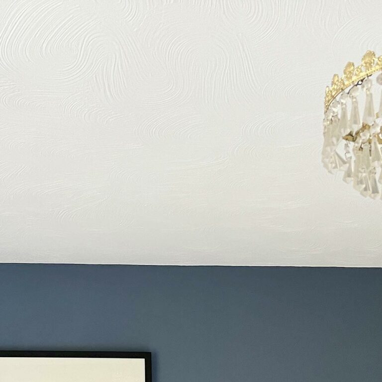 Thorndown-Swan-White-with-Hartlake-Blue-Wall-Paint