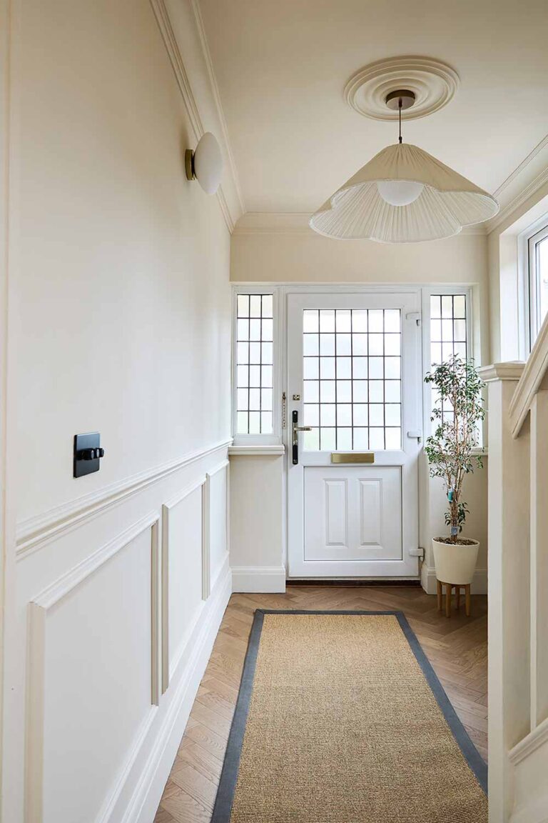 Thorndown-Whey-White-Wall-Paint-hallway_Lol-Johnson