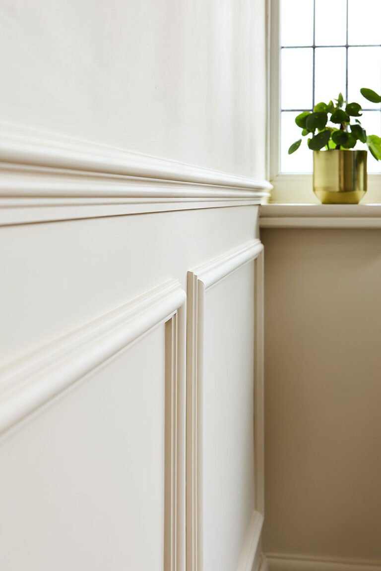 Thorndown-Whey-White-Wall-Paint_Hallway_Lol-Johnson
