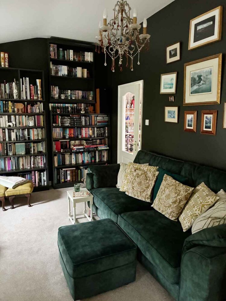 Thorndown-Yew-Green-Wall-and-Wood-Paint-with-Swan-White-on-ceiling