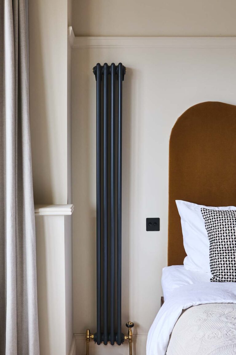 Thorndown-Cow-Parsley-White-Wall-Paint_master-bedroom3_Lol-Johnson