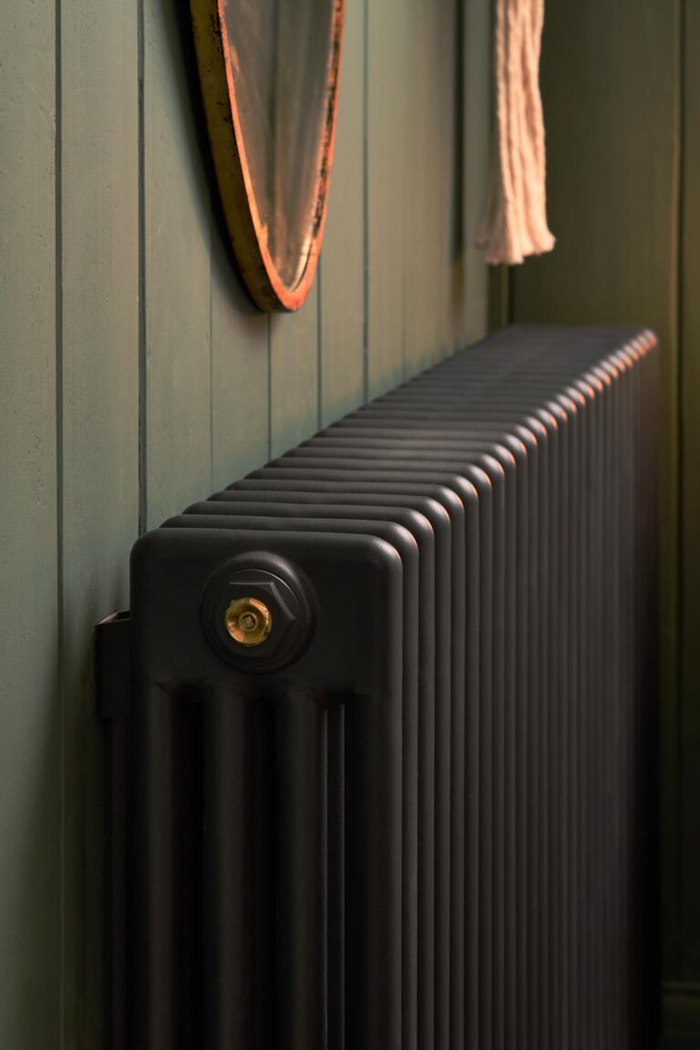 Thorndown-Marshland-Green-Wall-Paint-on-wood-cladding_Lol-Johnson