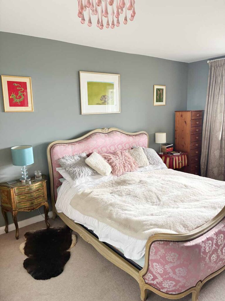 Thorndown-Tree-Lichen-Wall-Paint-with-Swan-White-on-ceiling_2