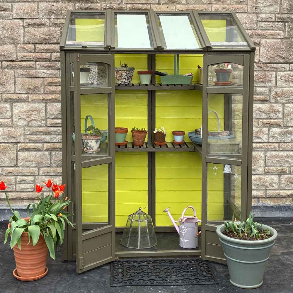 Thorndown-Green-Ore-and Gromwell Green Wood-Paint-on-greenhouse