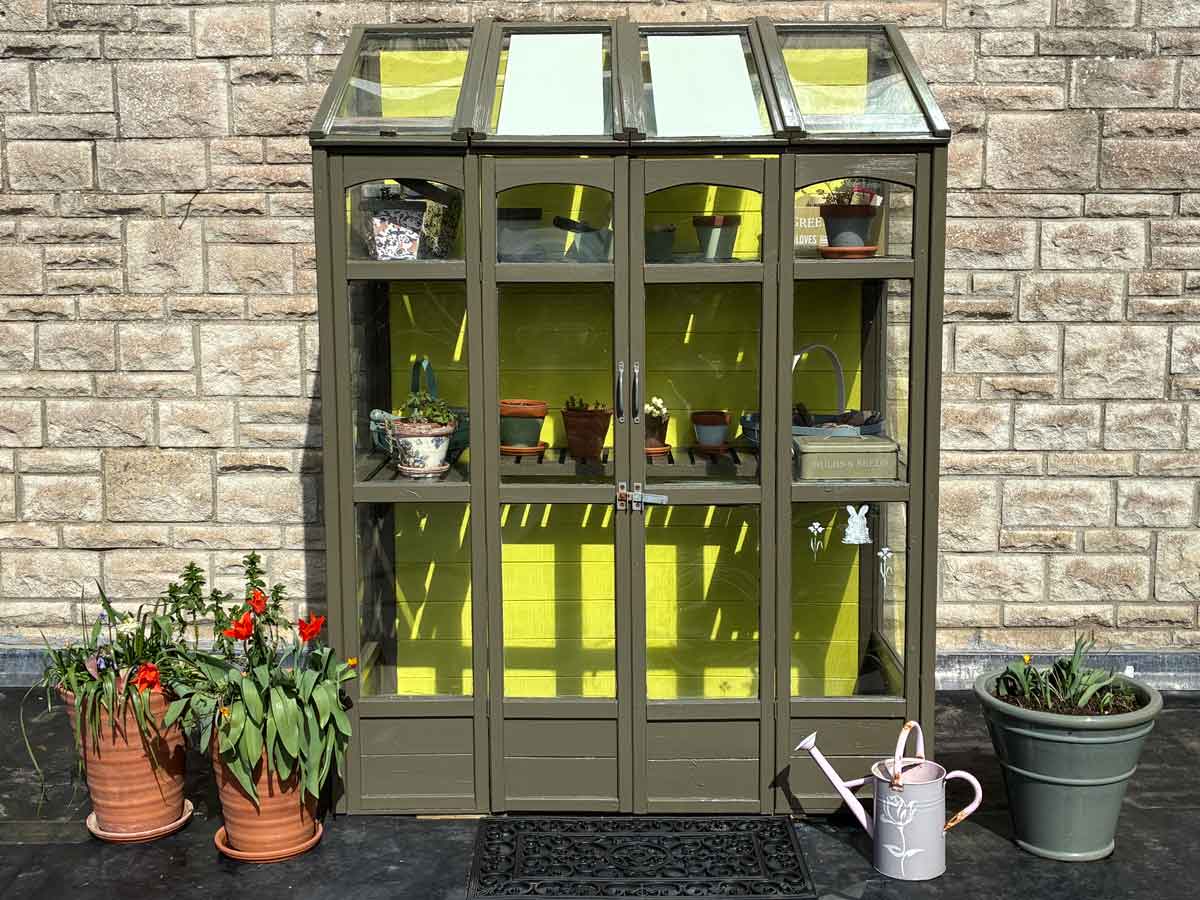 Thorndown-Gromwell-Green-and-Green-Ore-Wood-Paint